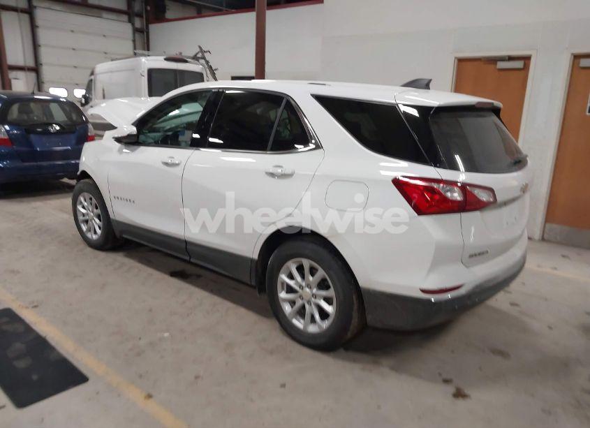 Photo 3 of 2018 Chevrolet Equinox LT (VIN 3GNAXJEV9JL410690)