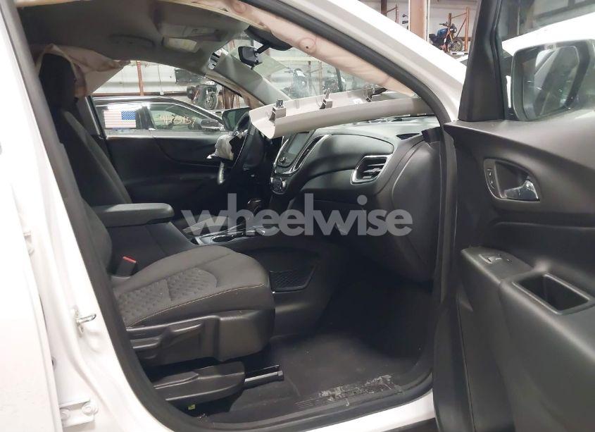 Photo 5 of 2018 Chevrolet Equinox LT (VIN 3GNAXJEV9JL410690)