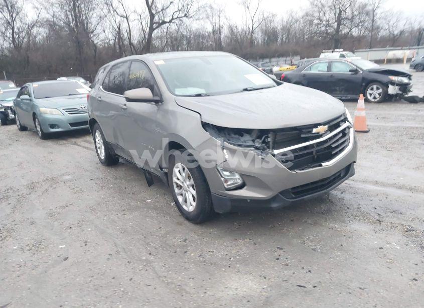 2018 Chevrolet Equinox LT (VIN 3GNAXJEV9JS572213) main photo