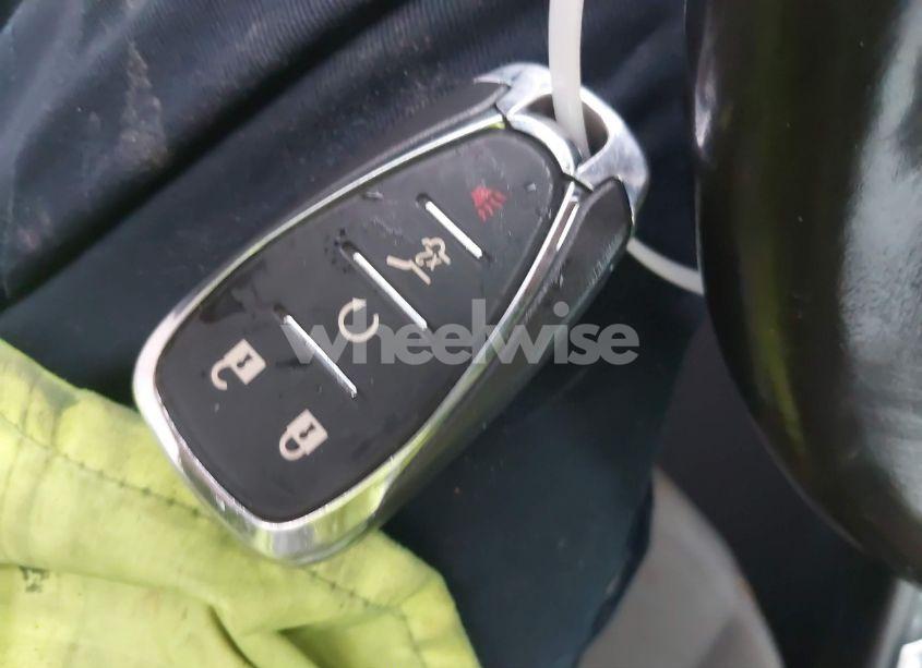 Photo 11 of 2018 Chevrolet Equinox LT (VIN 3GNAXJEV9JS572213)