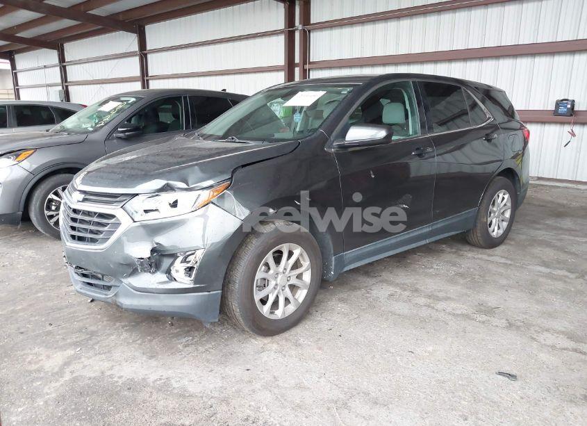 Photo 2 of 2018 Chevrolet Equinox LT (VIN 3GNAXJEV9JS575936)