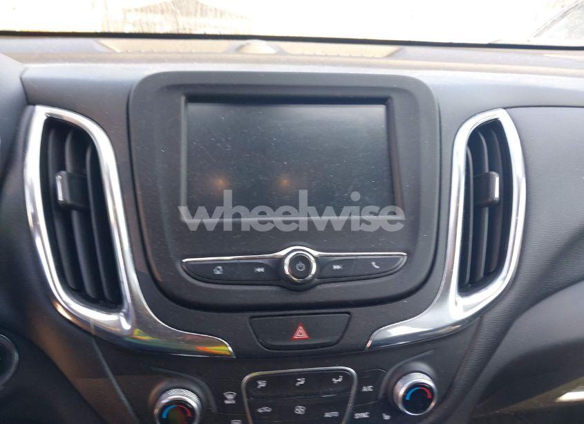 Photo 18 of 2018 Chevrolet Equinox LT (VIN 3GNAXJEV9JS591330)