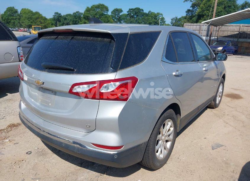 Photo 4 of 2018 Chevrolet Equinox LT (VIN 3GNAXJEV9JS591330)