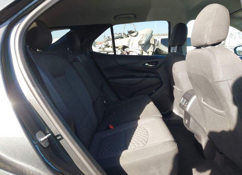 Photo 8 of 2018 Chevrolet Equinox LT (VIN 3GNAXJEV9JS610006)