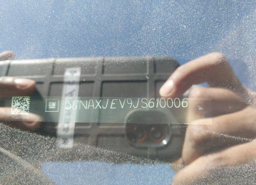 Photo 9 of 2018 Chevrolet Equinox LT (VIN 3GNAXJEV9JS610006)