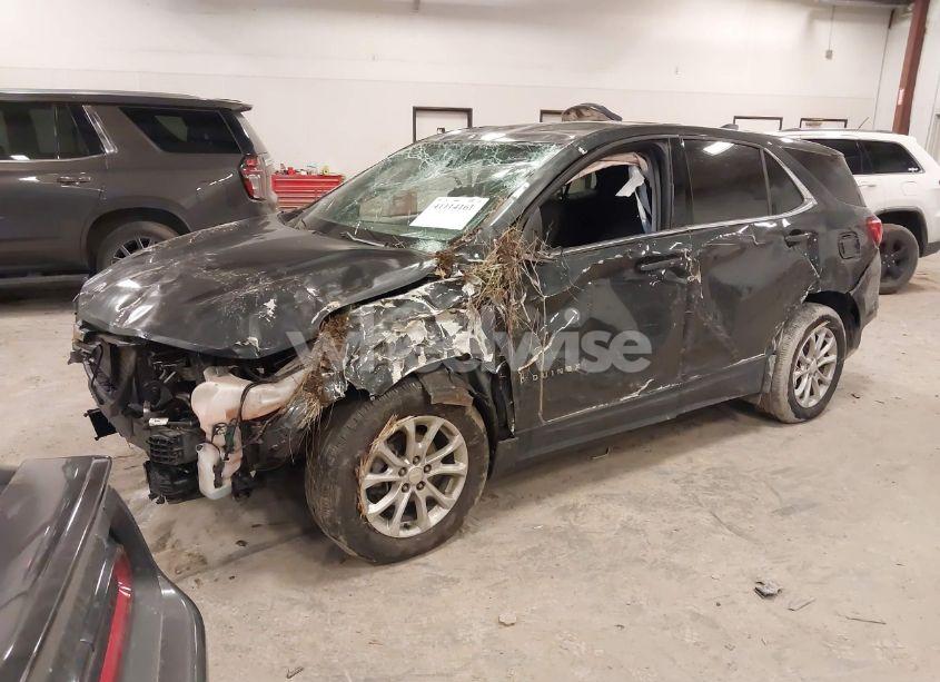 Photo 2 of 2019 Chevrolet Equinox LT (VIN 3GNAXJEV9KS593886)