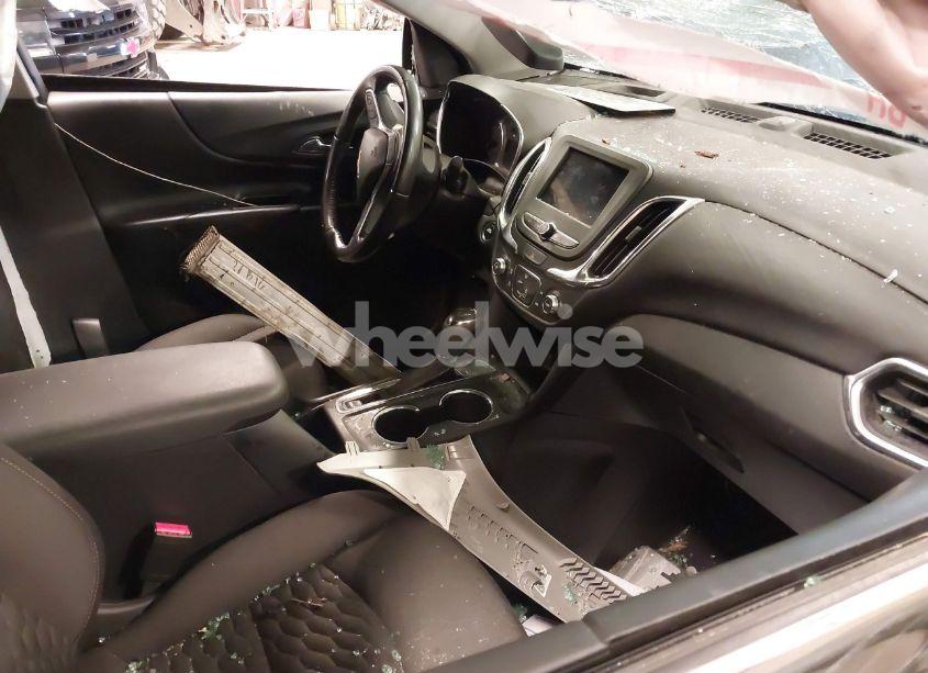 Photo 5 of 2019 Chevrolet Equinox LT (VIN 3GNAXJEV9KS593886)