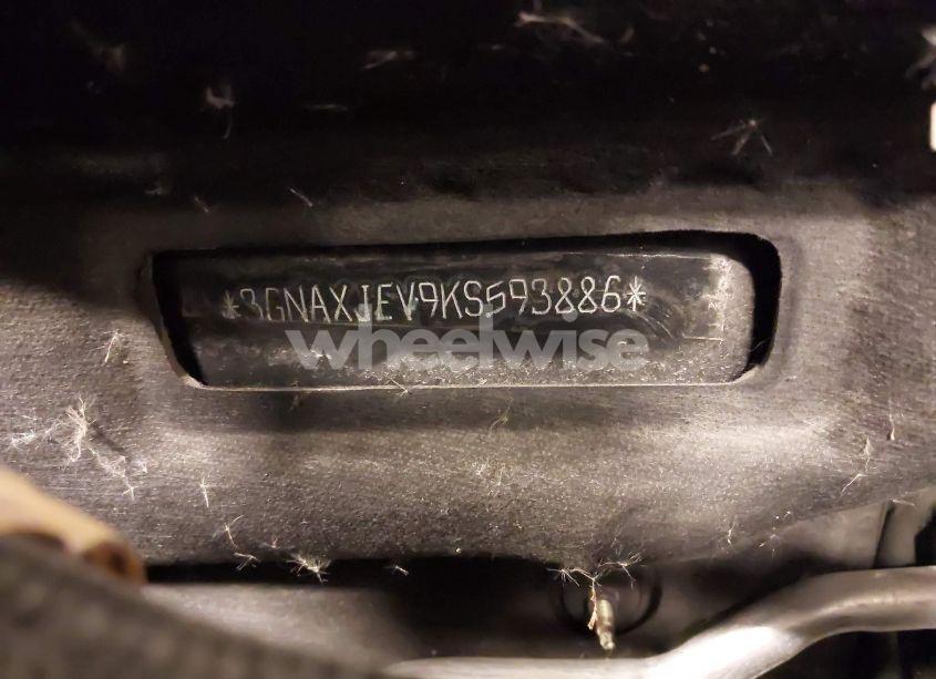 Photo 9 of 2019 Chevrolet Equinox LT (VIN 3GNAXJEV9KS593886)