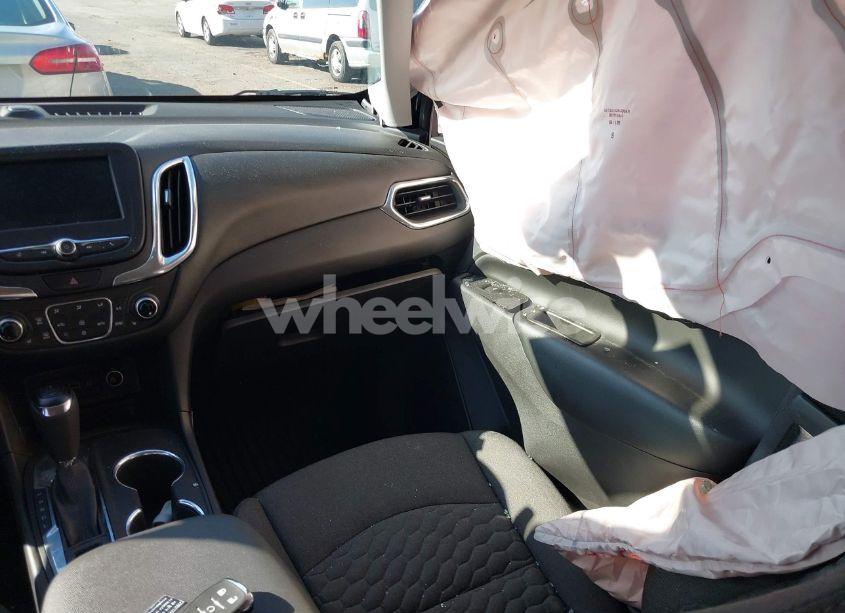 Photo 5 of 2020 Chevrolet Equinox FWD 2FL (VIN 3GNAXJEV9LS528165)