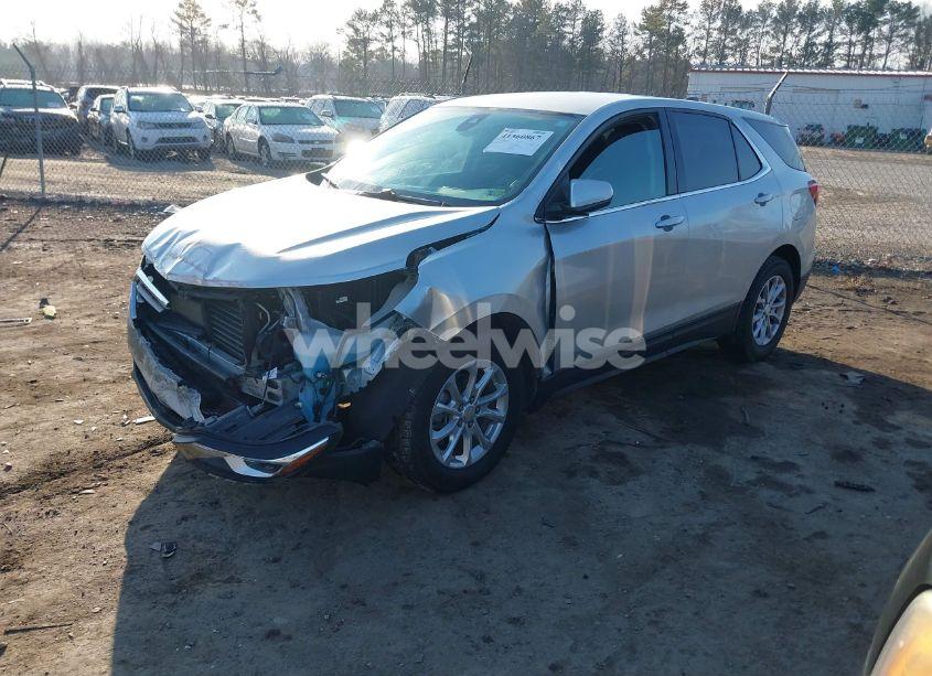 Photo 2 of 2020 Chevrolet Equinox FWD 2FL (VIN 3GNAXJEV9LS542518)