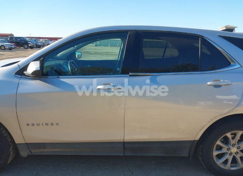 Photo 14 of 2020 Chevrolet Equinox FWD 2FL (VIN 3GNAXJEV9LS550764)