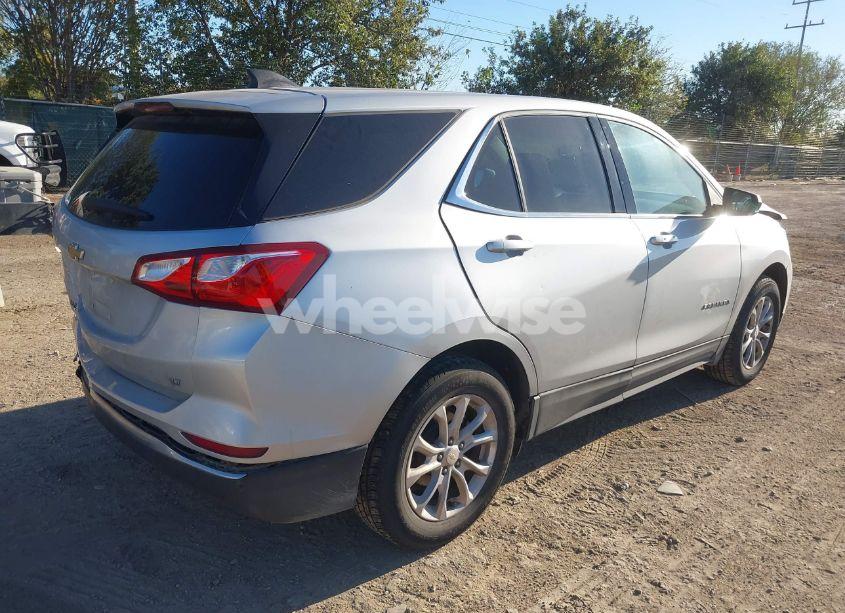 Photo 4 of 2020 Chevrolet Equinox FWD 2FL (VIN 3GNAXJEV9LS550764)