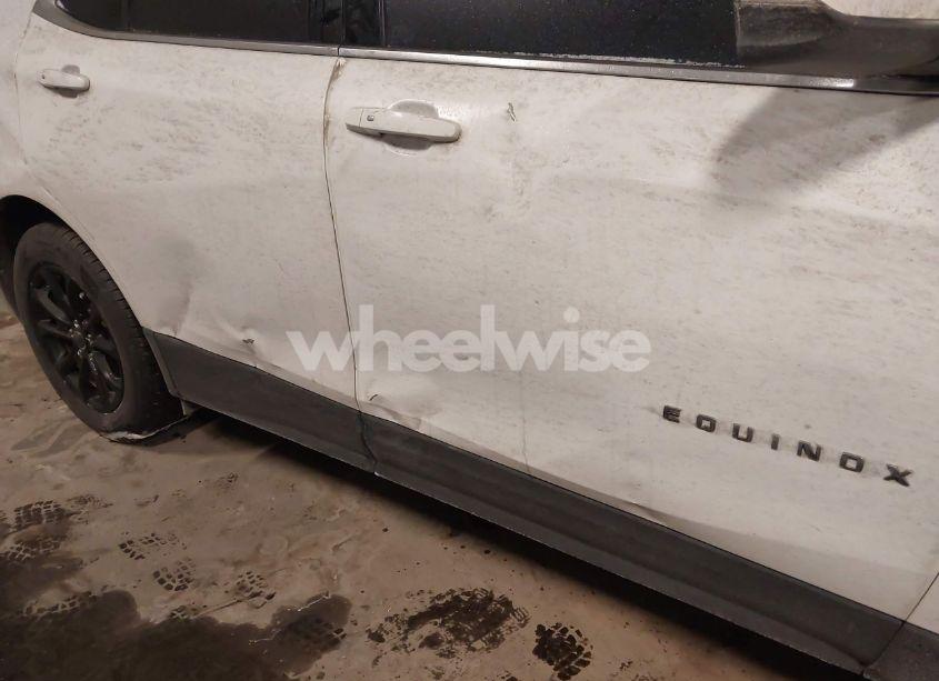 Photo 6 of 2018 Chevrolet Equinox LT (VIN 3GNAXJEVXJL277230)