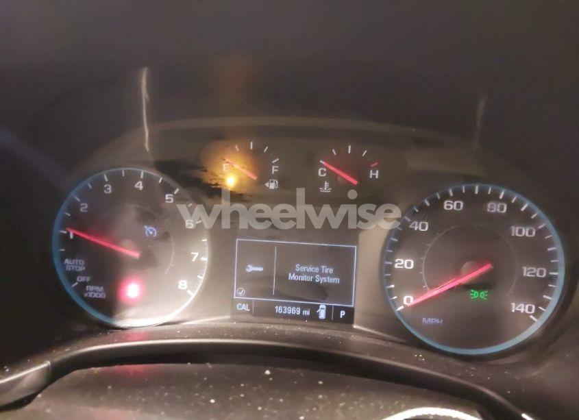 Photo 7 of 2018 Chevrolet Equinox LT (VIN 3GNAXJEVXJL277230)