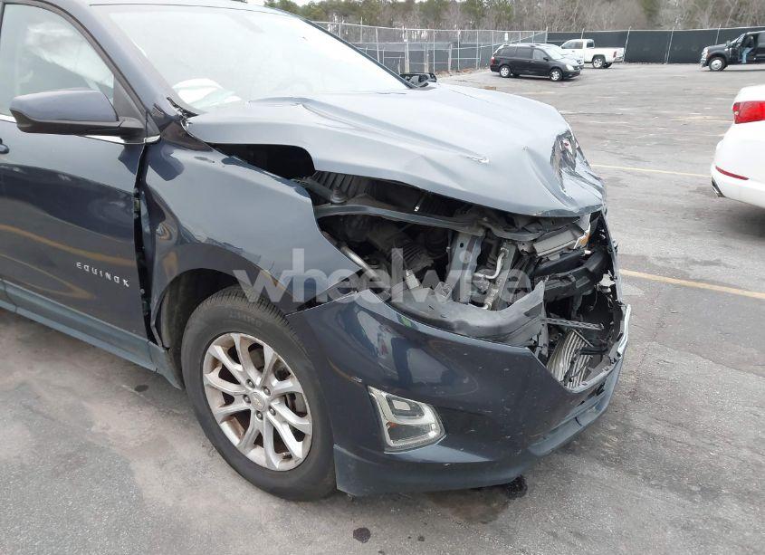 Photo 17 of 2018 Chevrolet Equinox LT (VIN 3GNAXJEVXJL326488)
