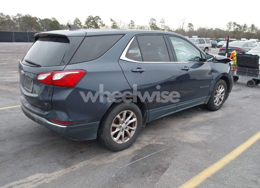 Photo 4 of 2018 Chevrolet Equinox LT (VIN 3GNAXJEVXJL326488)