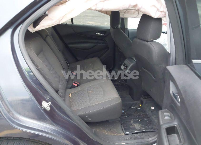 Photo 8 of 2018 Chevrolet Equinox LT (VIN 3GNAXJEVXJL326488)