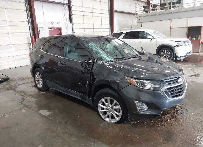 2018 Chevrolet Equinox LT (VIN 3GNAXJEVXJL351617) main photo
