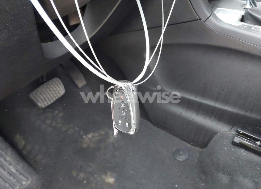 Photo 11 of 2018 Chevrolet Equinox LT (VIN 3GNAXJEVXJL364660)