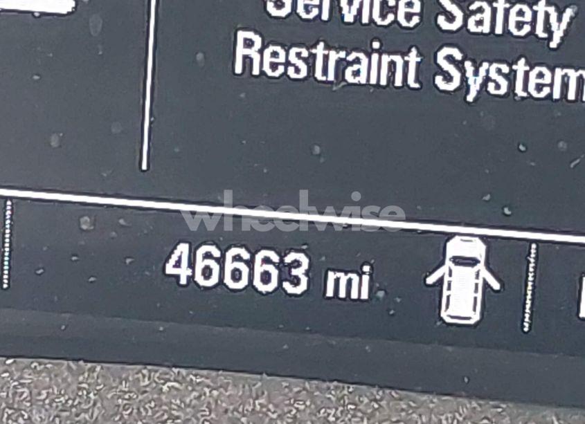 Photo 15 of 2018 Chevrolet Equinox LT (VIN 3GNAXJEVXJL364660)