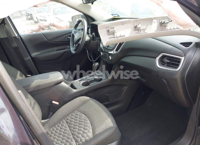 Photo 5 of 2018 Chevrolet Equinox LT (VIN 3GNAXJEVXJL364660)