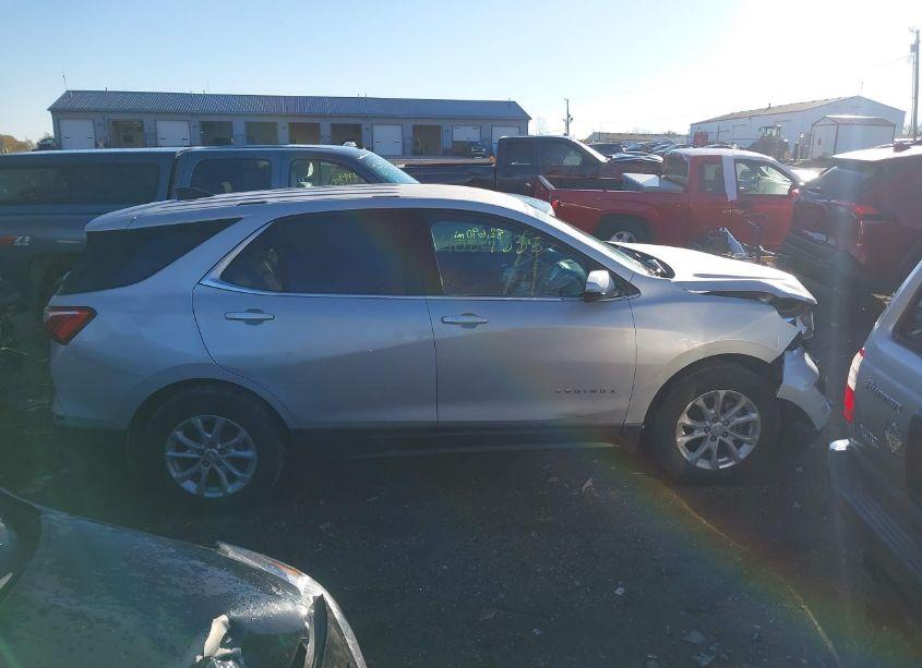 Photo 13 of 2018 Chevrolet Equinox LT (VIN 3GNAXJEVXJL401481)