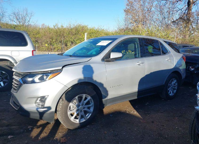 Photo 14 of 2018 Chevrolet Equinox LT (VIN 3GNAXJEVXJL401481)