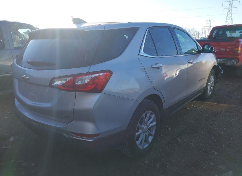 Photo 4 of 2018 Chevrolet Equinox LT (VIN 3GNAXJEVXJL401481)