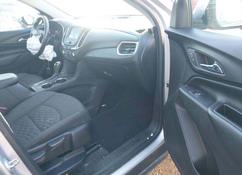 Photo 5 of 2018 Chevrolet Equinox LT (VIN 3GNAXJEVXJL401481)