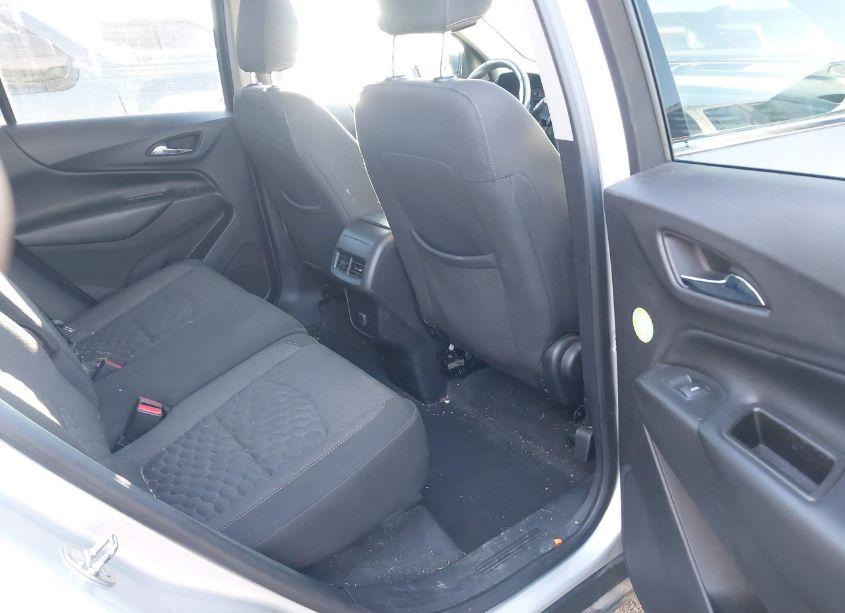 Photo 8 of 2018 Chevrolet Equinox LT (VIN 3GNAXJEVXJL401481)