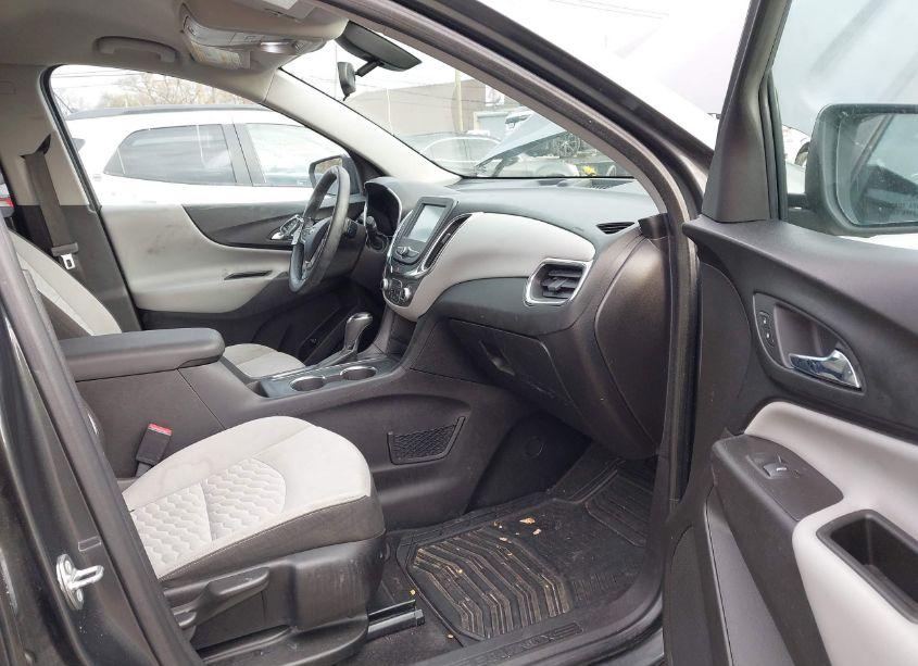 Photo 5 of 2018 Chevrolet Equinox LT (VIN 3GNAXJEVXJS502980)