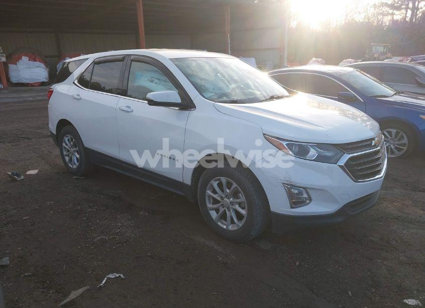 2018 Chevrolet Equinox LT (VIN 3GNAXJEVXJS556974) main photo
