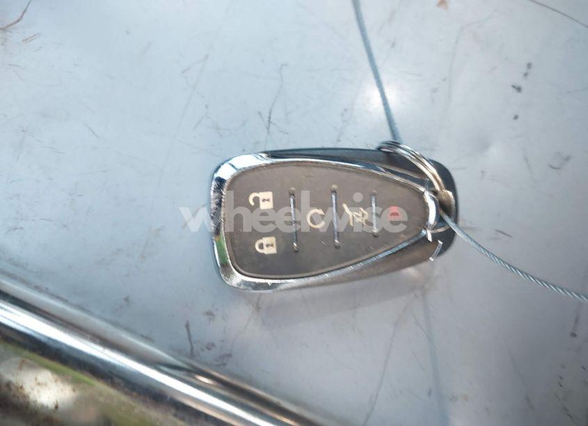 Photo 11 of 2018 Chevrolet Equinox LT (VIN 3GNAXJEVXJS556974)