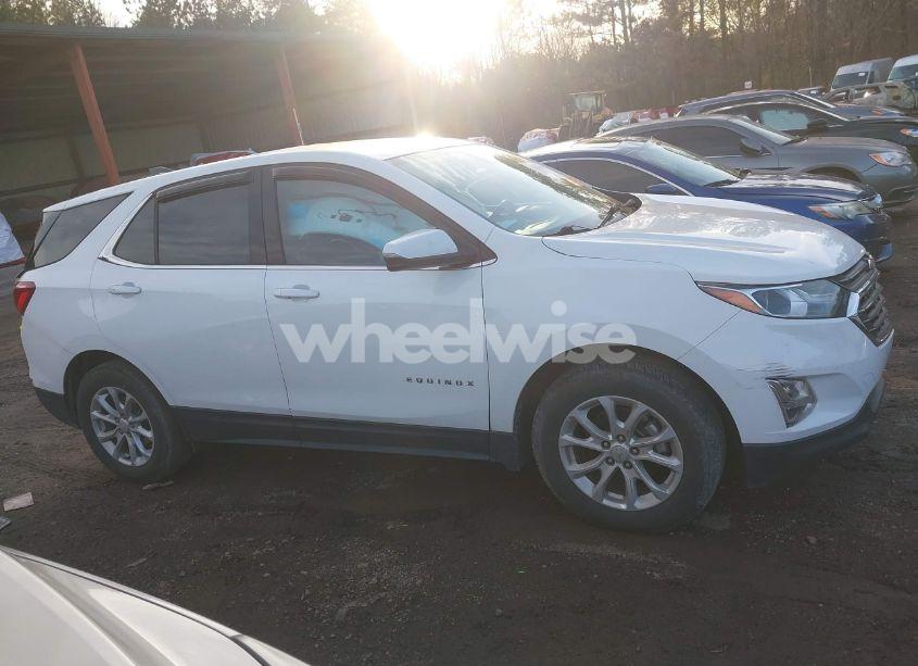 Photo 13 of 2018 Chevrolet Equinox LT (VIN 3GNAXJEVXJS556974)