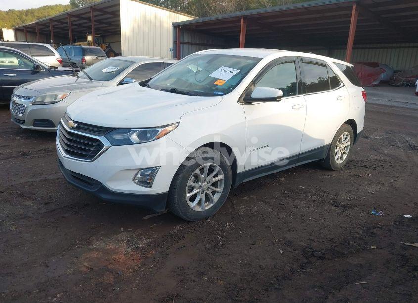 Photo 2 of 2018 Chevrolet Equinox LT (VIN 3GNAXJEVXJS556974)
