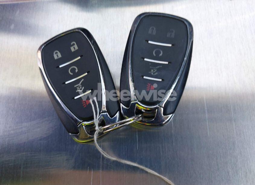 Photo 11 of 2018 Chevrolet Equinox LT (VIN 3GNAXJEVXJS573810)