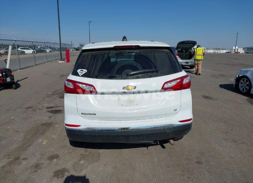 Photo 17 of 2018 Chevrolet Equinox LT (VIN 3GNAXJEVXJS573810)