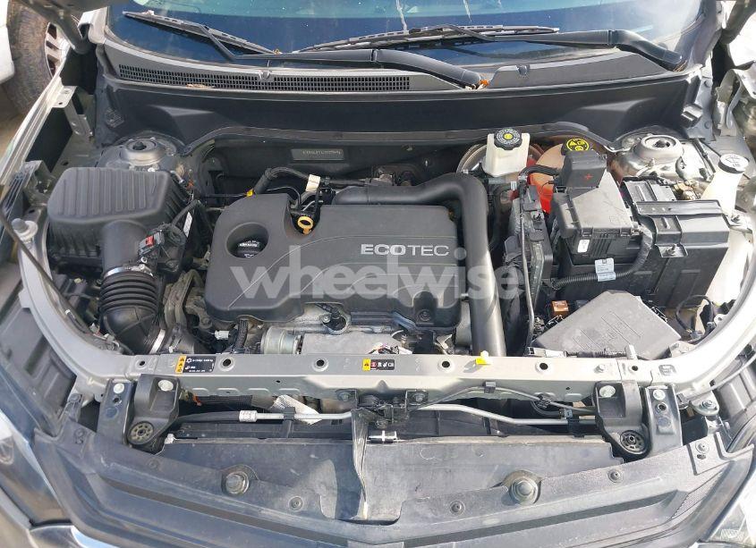 Photo 10 of 2018 Chevrolet Equinox LT (VIN 3GNAXJEVXJS573953)