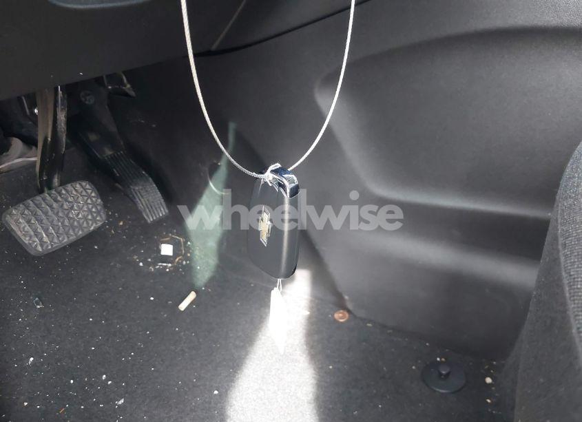 Photo 11 of 2018 Chevrolet Equinox LT (VIN 3GNAXJEVXJS573953)