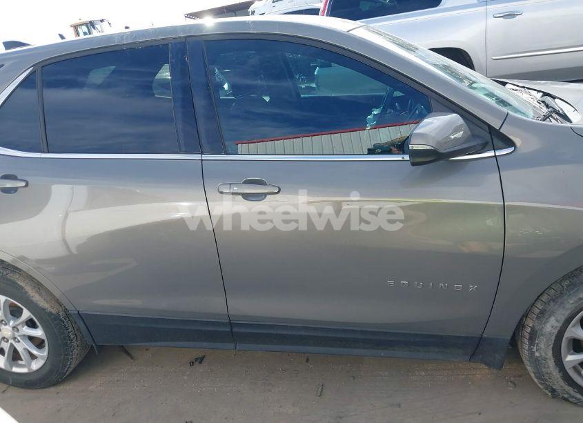 Photo 14 of 2018 Chevrolet Equinox LT (VIN 3GNAXJEVXJS573953)