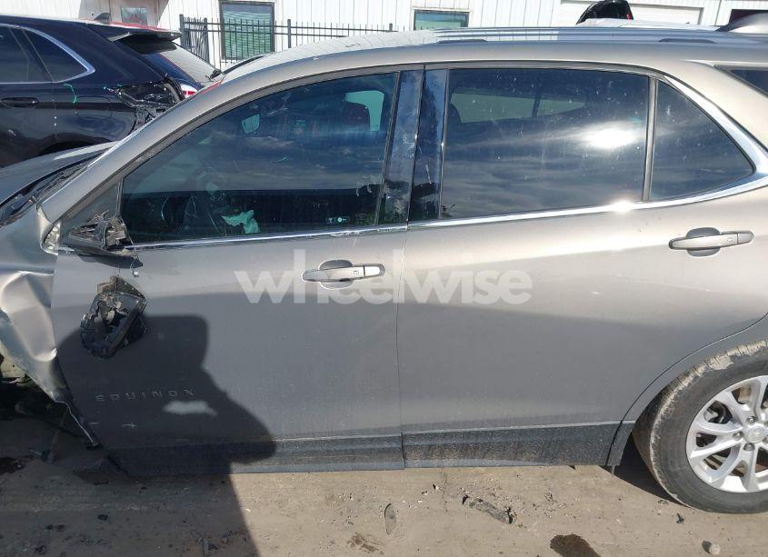 Photo 15 of 2018 Chevrolet Equinox LT (VIN 3GNAXJEVXJS573953)