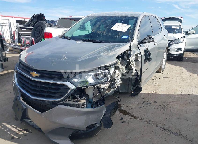 Photo 2 of 2018 Chevrolet Equinox LT (VIN 3GNAXJEVXJS573953)
