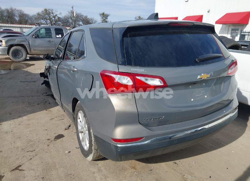 Photo 3 of 2018 Chevrolet Equinox LT (VIN 3GNAXJEVXJS573953)