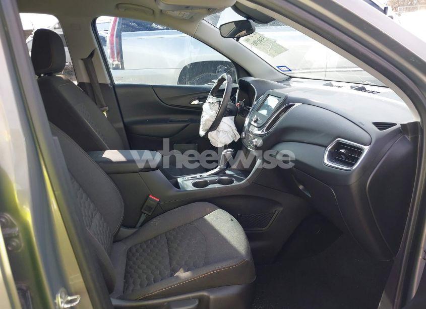 Photo 5 of 2018 Chevrolet Equinox LT (VIN 3GNAXJEVXJS573953)