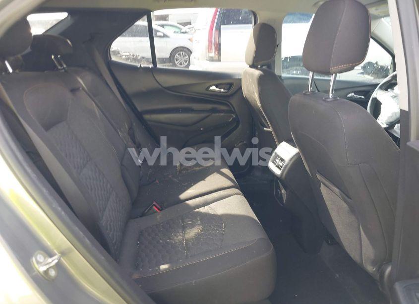 Photo 8 of 2018 Chevrolet Equinox LT (VIN 3GNAXJEVXJS573953)