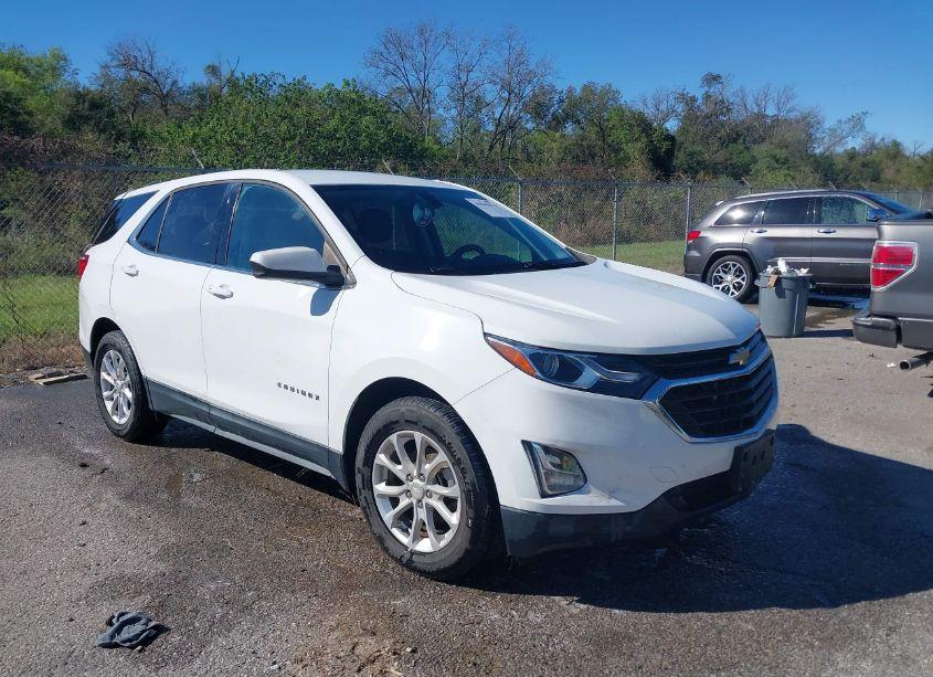 2018 Chevrolet Equinox LT (VIN 3GNAXJEVXJS574567) main photo