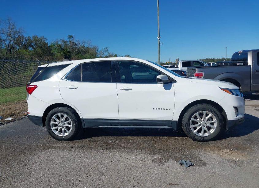 Photo 13 of 2018 Chevrolet Equinox LT (VIN 3GNAXJEVXJS574567)