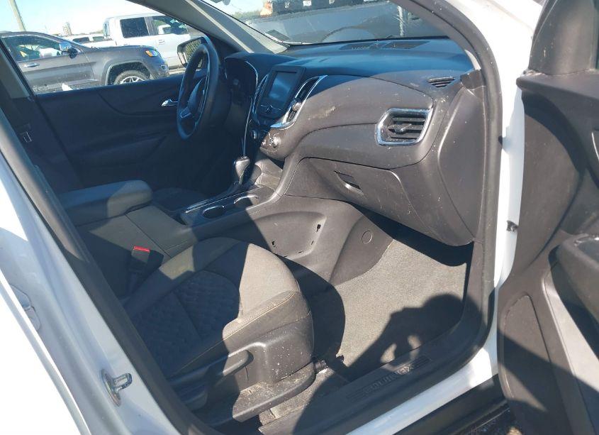 Photo 5 of 2018 Chevrolet Equinox LT (VIN 3GNAXJEVXJS574567)