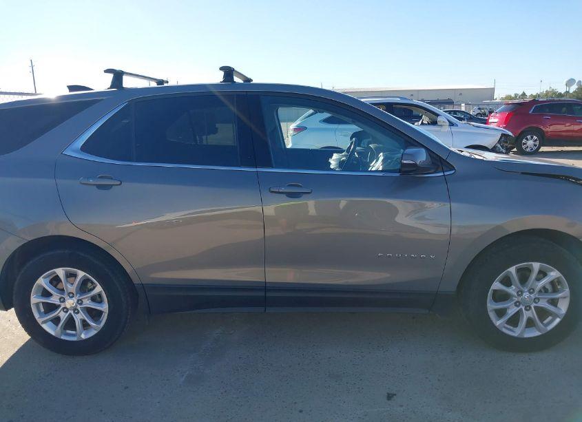 Photo 13 of 2018 Chevrolet Equinox LT (VIN 3GNAXJEVXJS579607)