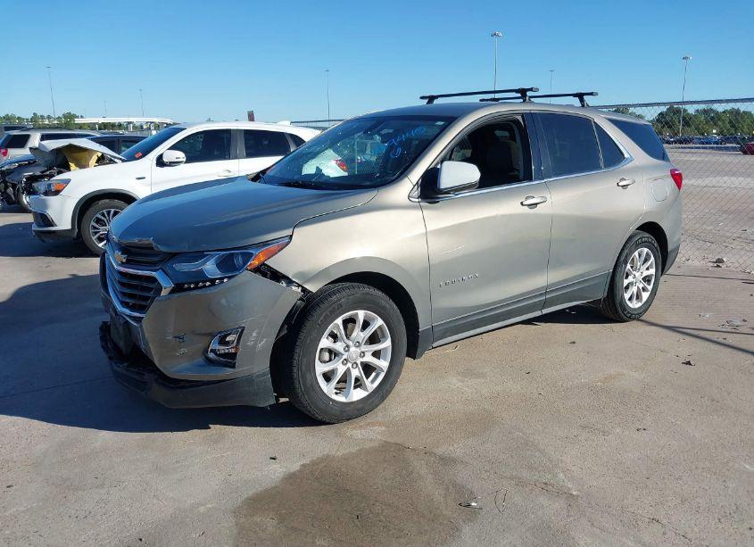 Photo 2 of 2018 Chevrolet Equinox LT (VIN 3GNAXJEVXJS579607)
